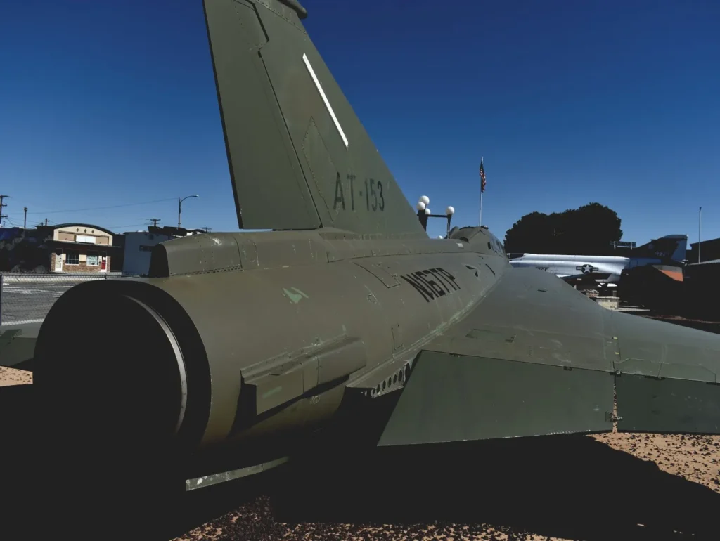 Rear view of the J-35 Draken